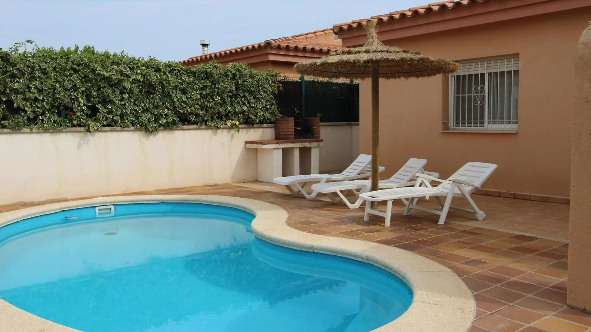Casa Cerca Del Mar Con Piscina Privada, Wifi Gratis, Aire Opcional, Admite Mascotas Y Playa Para Perros - Es-184-4 Riumar